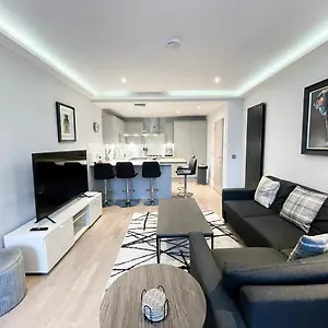 Modern 3 Bedroom Apartment, West End Apartment