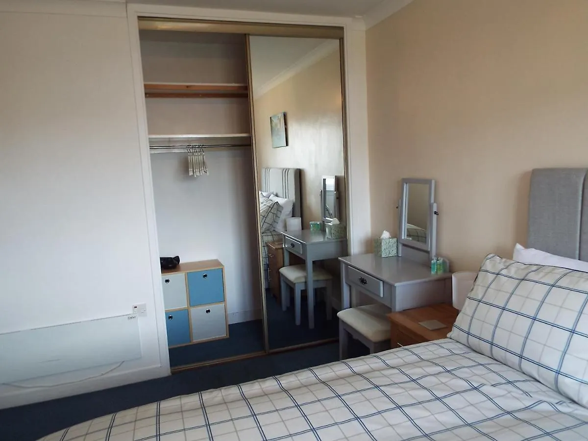 Ideal Central Edinburgh Location With Free On-Site Private Parking